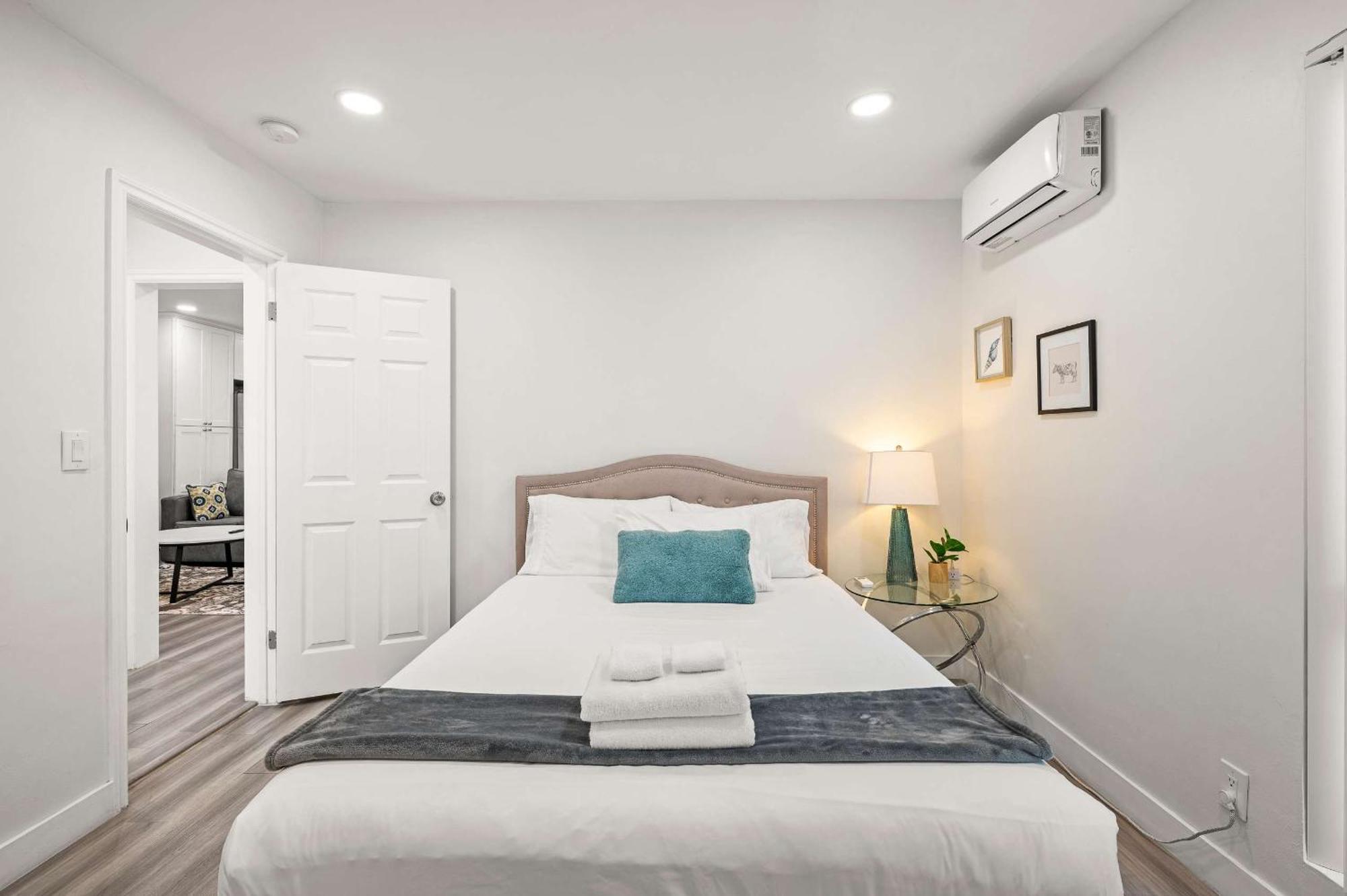 New Renovated 2B2B Apt Self Checkin Free Parking 1 パサディナ エクステリア 写真